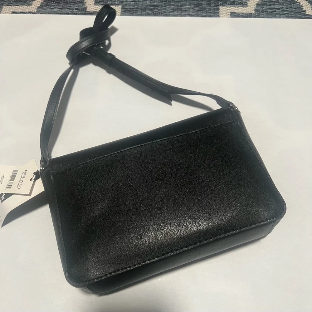 Nine West Elegant Black Crossbody Bag - Picture 2 of 3